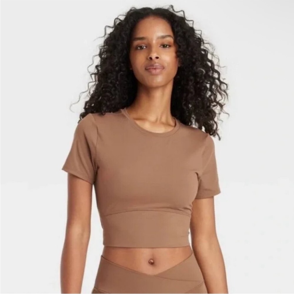 NWT JoyLab Women Small Mocha Brown Active Cropped Fit Short Sleeve Tee Crew Neck
